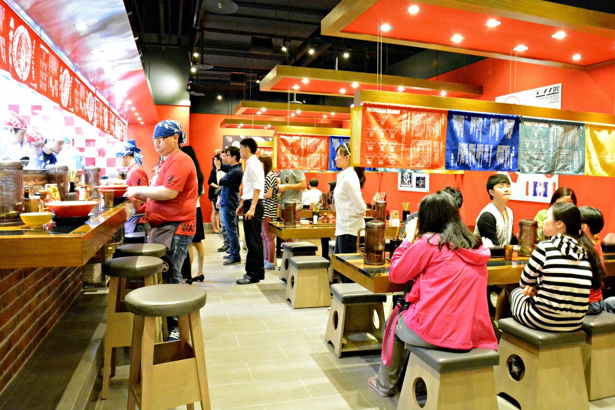 [台中西屯]ラーメン凪(NAGI)豚骨拉麵 台中老虎城店 – 不敢說宇宙最強,但應該是台中目前最強拉麵了(邀約試吃生田智志師傅採訪畫面)。