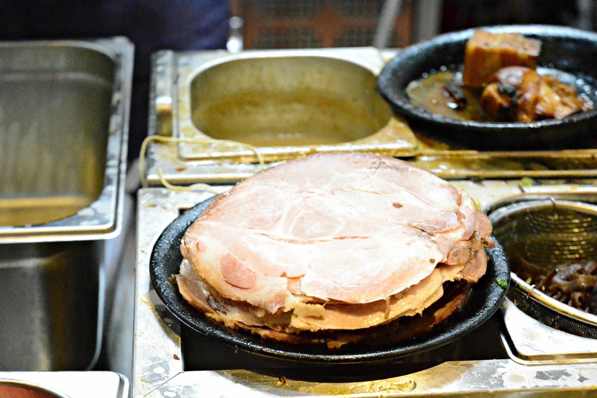 [台中西屯]ラーメン凪(NAGI)豚骨拉麵 台中老虎城店 – 不敢說宇宙最強,但應該是台中目前最強拉麵了(邀約試吃生田智志師傅採訪畫面)。
