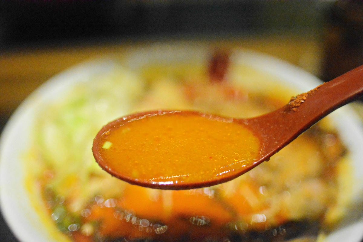 [台中西屯]ラーメン凪(NAGI)豚骨拉麵 台中老虎城店 – 不敢說宇宙最強,但應該是台中目前最強拉麵了(邀約試吃生田智志師傅採訪畫面)。