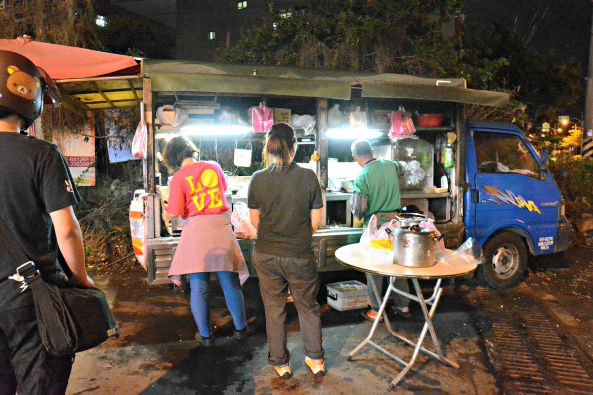 [台中沙鹿]弘光阿公雞排餐車 – 網路上流傳的”善心美食”,大家也來捧場吧 !!