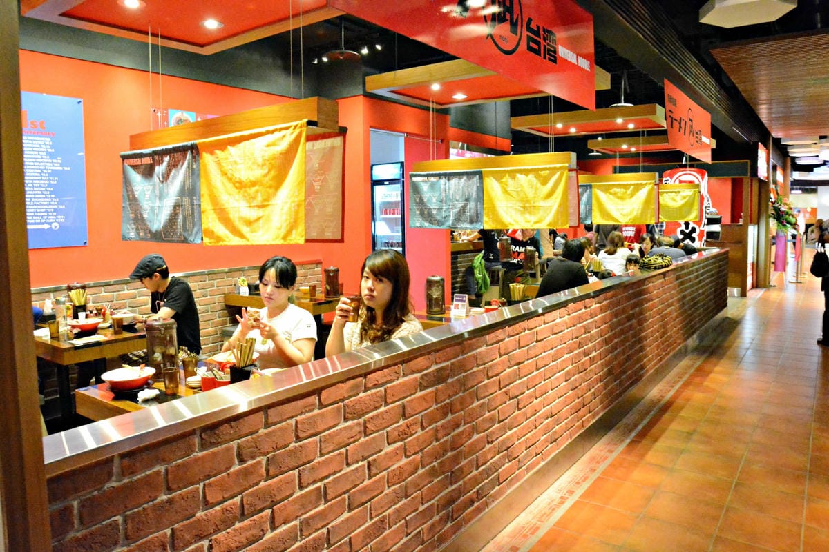 [台中西屯]ラーメン凪(NAGI)豚骨拉麵 台中老虎城店 – 不敢說宇宙最強,但應該是台中目前最強拉麵了(邀約試吃生田智志師傅採訪畫面)。