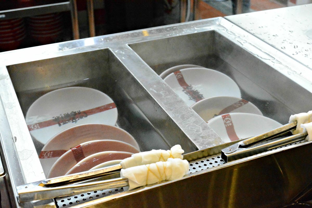 [台中西屯]ラーメン凪(NAGI)豚骨拉麵 台中老虎城店 – 不敢說宇宙最強,但應該是台中目前最強拉麵了(邀約試吃生田智志師傅採訪畫面)。