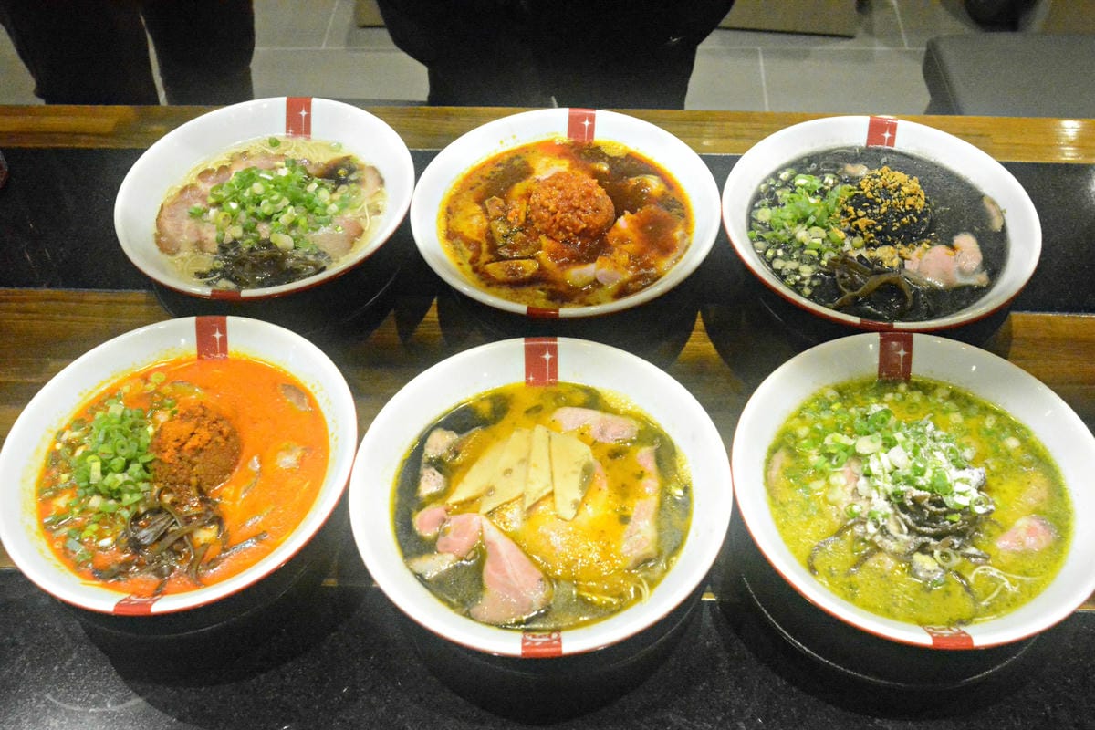 [台中西屯]ラーメン凪(NAGI)豚骨拉麵 台中老虎城店 – 不敢說宇宙最強,但應該是台中目前最強拉麵了(邀約試吃生田智志師傅採訪畫面)。