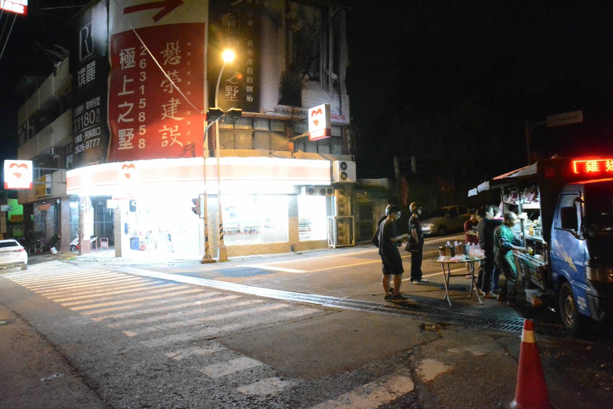 [台中沙鹿]弘光阿公雞排餐車 – 網路上流傳的”善心美食”,大家也來捧場吧 !!