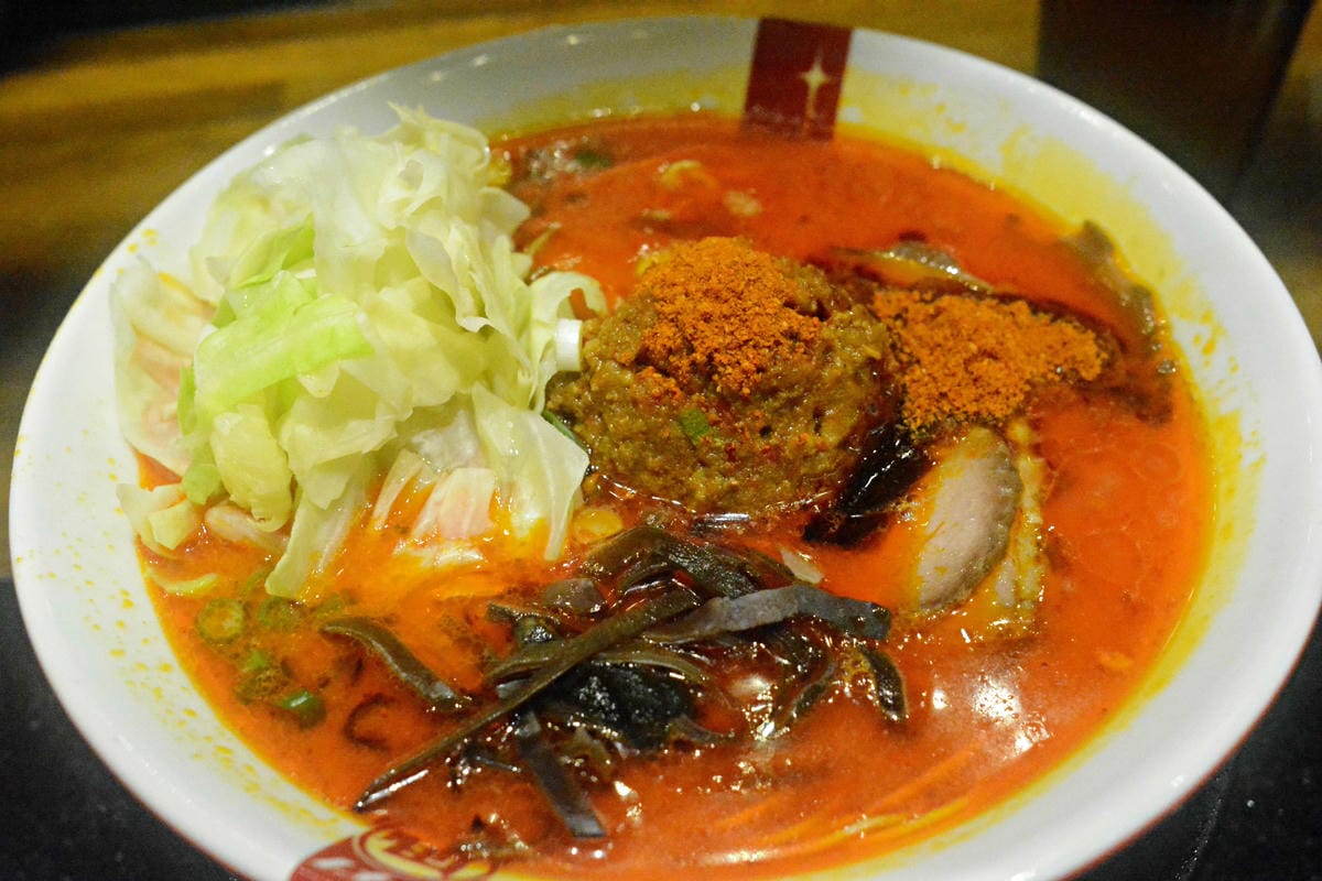 [台中西屯]ラーメン凪(NAGI)豚骨拉麵 台中老虎城店 – 不敢說宇宙最強,但應該是台中目前最強拉麵了(邀約試吃生田智志師傅採訪畫面)。