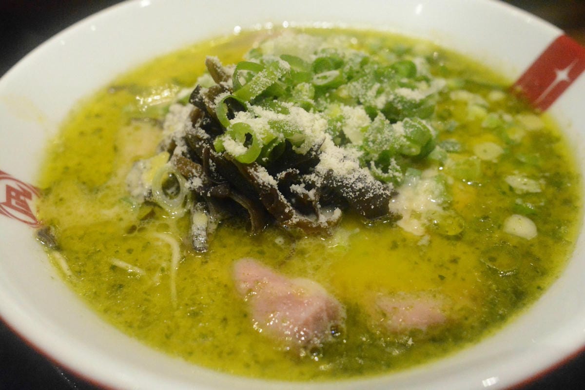 [台中西屯]ラーメン凪(NAGI)豚骨拉麵 台中老虎城店 – 不敢說宇宙最強,但應該是台中目前最強拉麵了(邀約試吃生田智志師傅採訪畫面)。