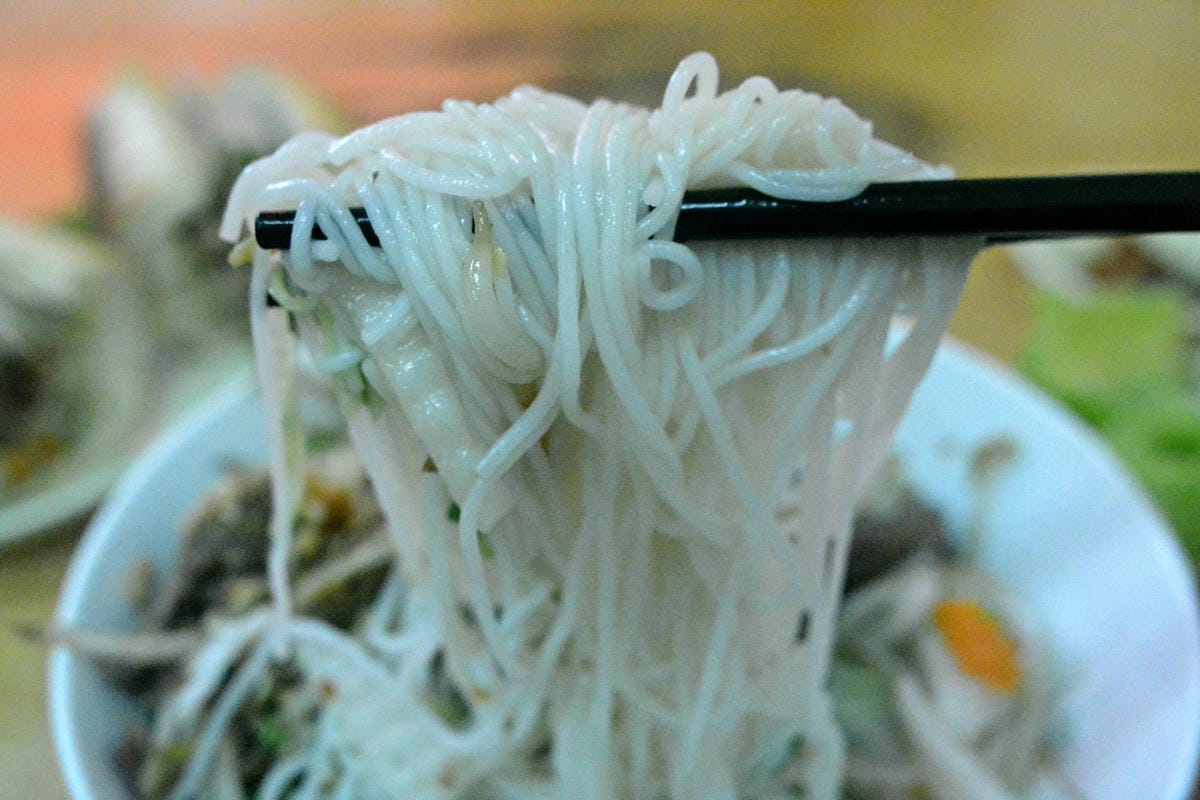 [台中西屯]西屯區上石路越南美食 – 便宜衛生又好吃的偏台式口味越南美食。