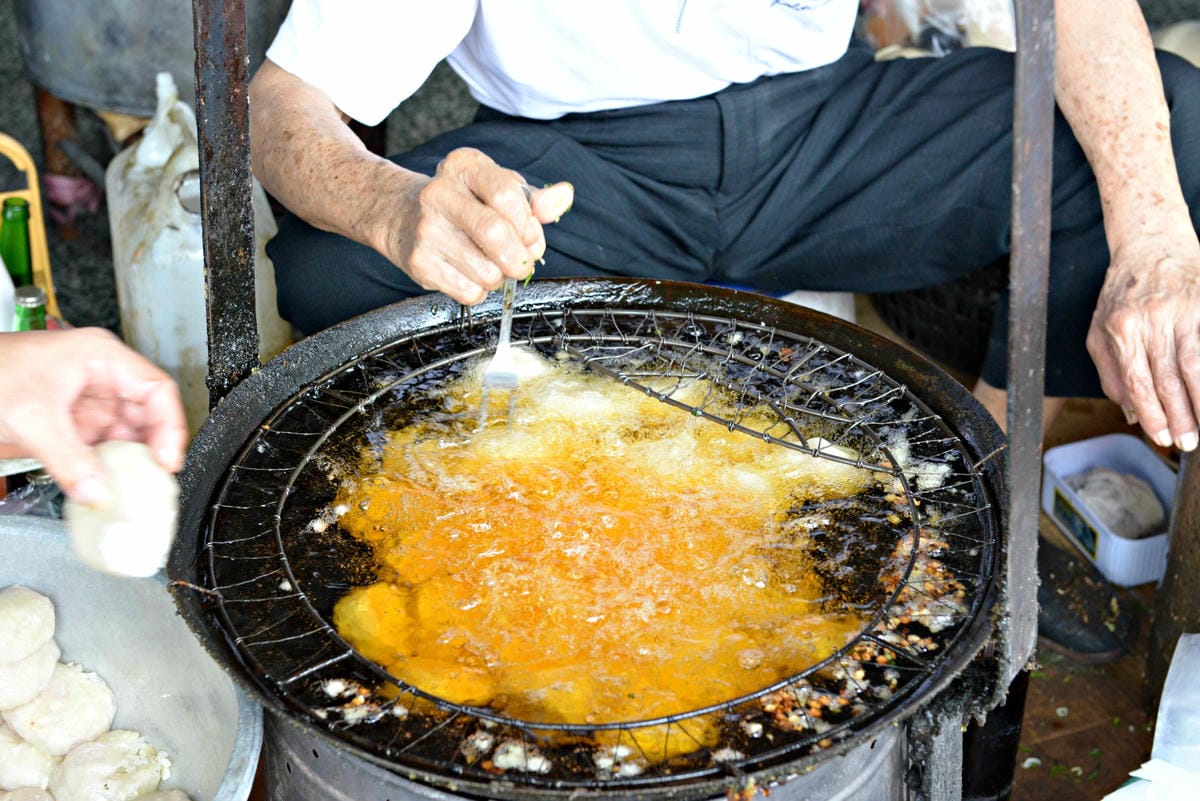 [台中清水]白頭蔡肉圓 – 清水最具特色的蹲坐在板凳上吃的肉圓店。