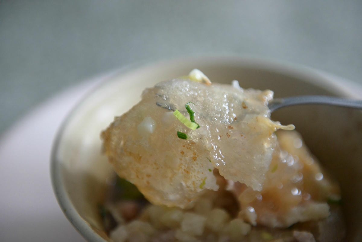 [台中清水]白頭蔡肉圓 – 清水最具特色的蹲坐在板凳上吃的肉圓店。