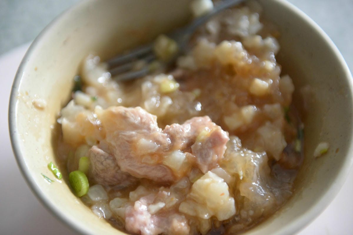 [台中清水]白頭蔡肉圓 – 清水最具特色的蹲坐在板凳上吃的肉圓店。