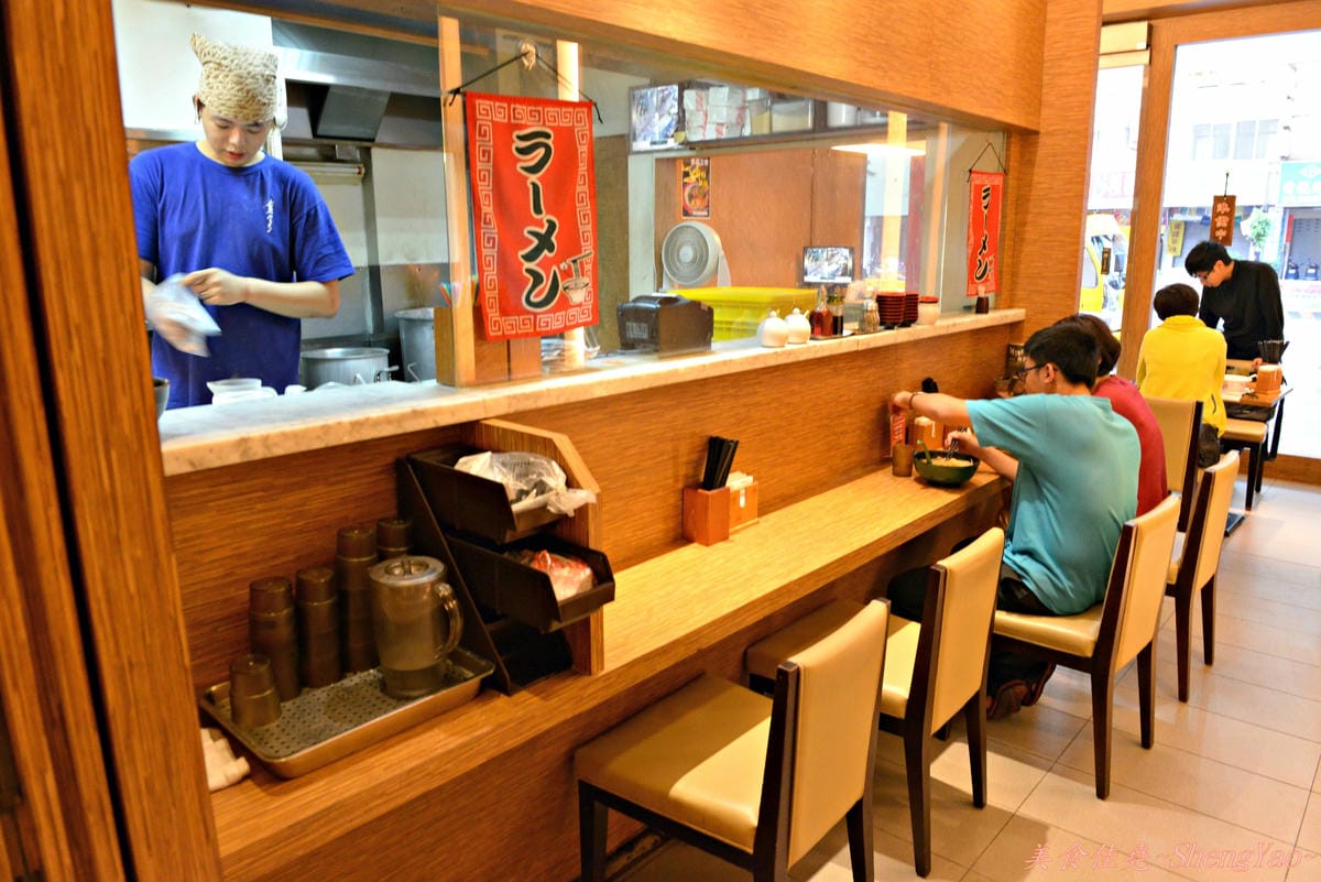 [台中北區]赤坂拉麵 崇德店 – 麵條不優,但是湯頭好,口味多變,份量大。(已歇業)