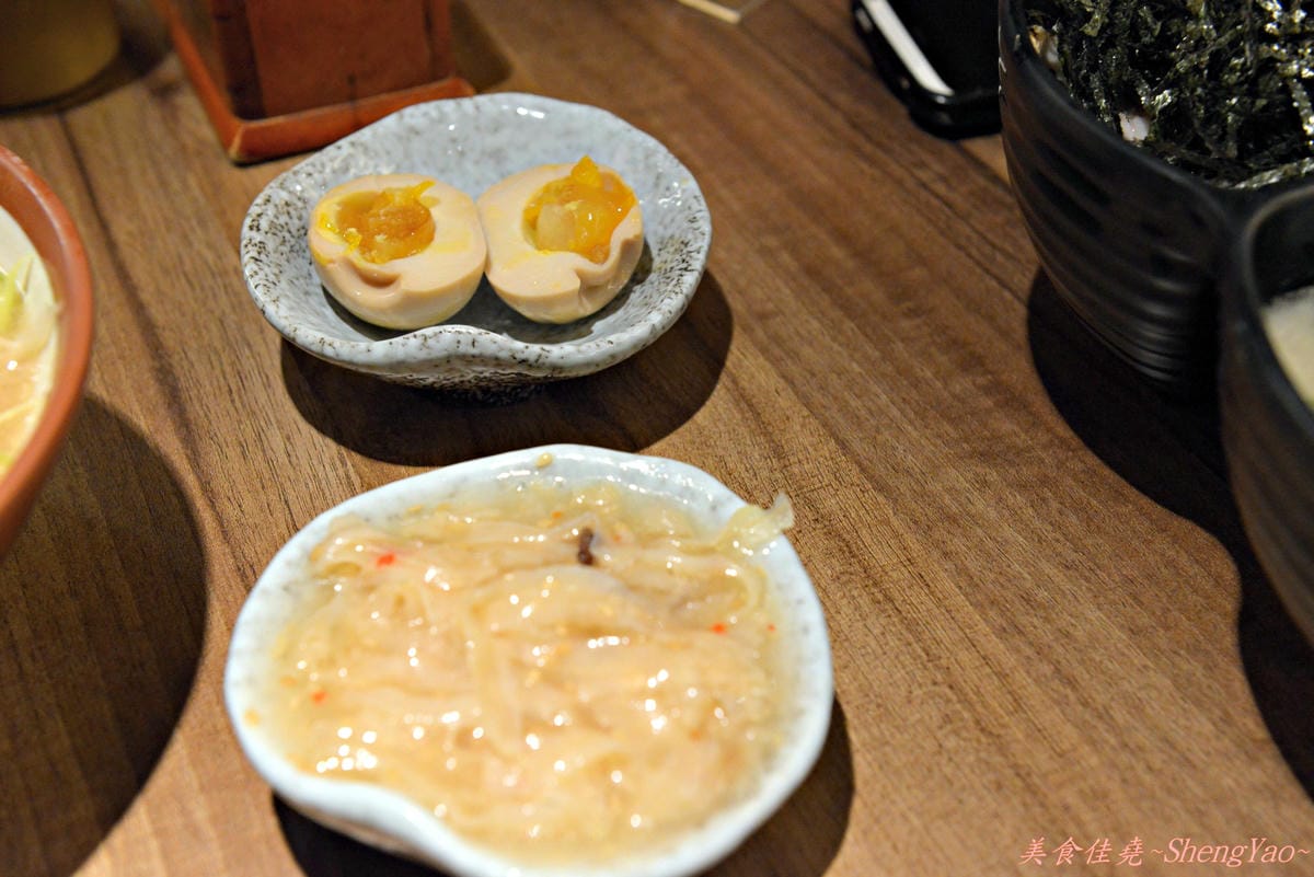 [台中北區]赤坂拉麵 崇德店 – 麵條不優,但是湯頭好,口味多變,份量大。(已歇業)