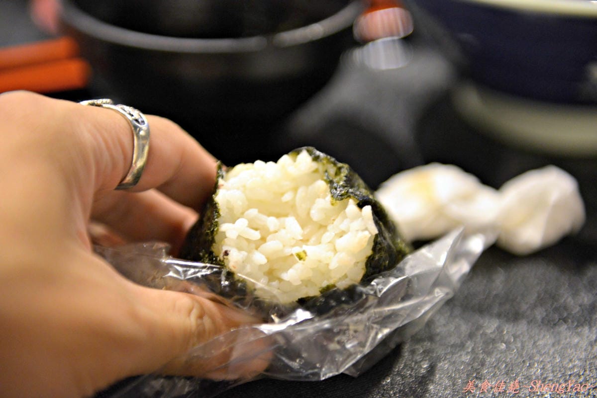 [台中西屯]丸龜製麵台中店 – 台中首間分店,丸龜製麵6號店正式開幕,我搶到黑雨傘啦