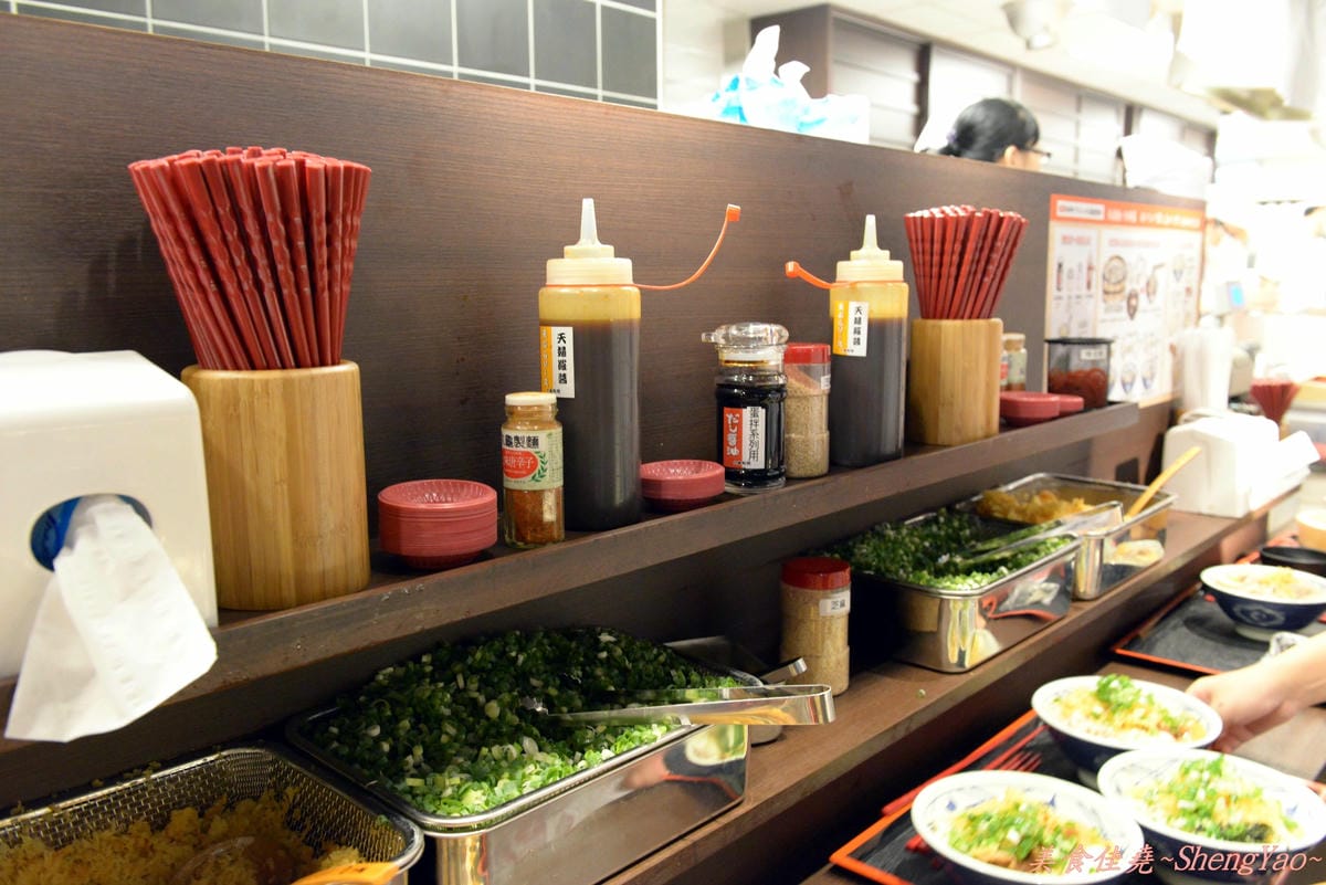[台中西屯]丸龜製麵台中店 – 台中首間分店,丸龜製麵6號店正式開幕,我搶到黑雨傘啦