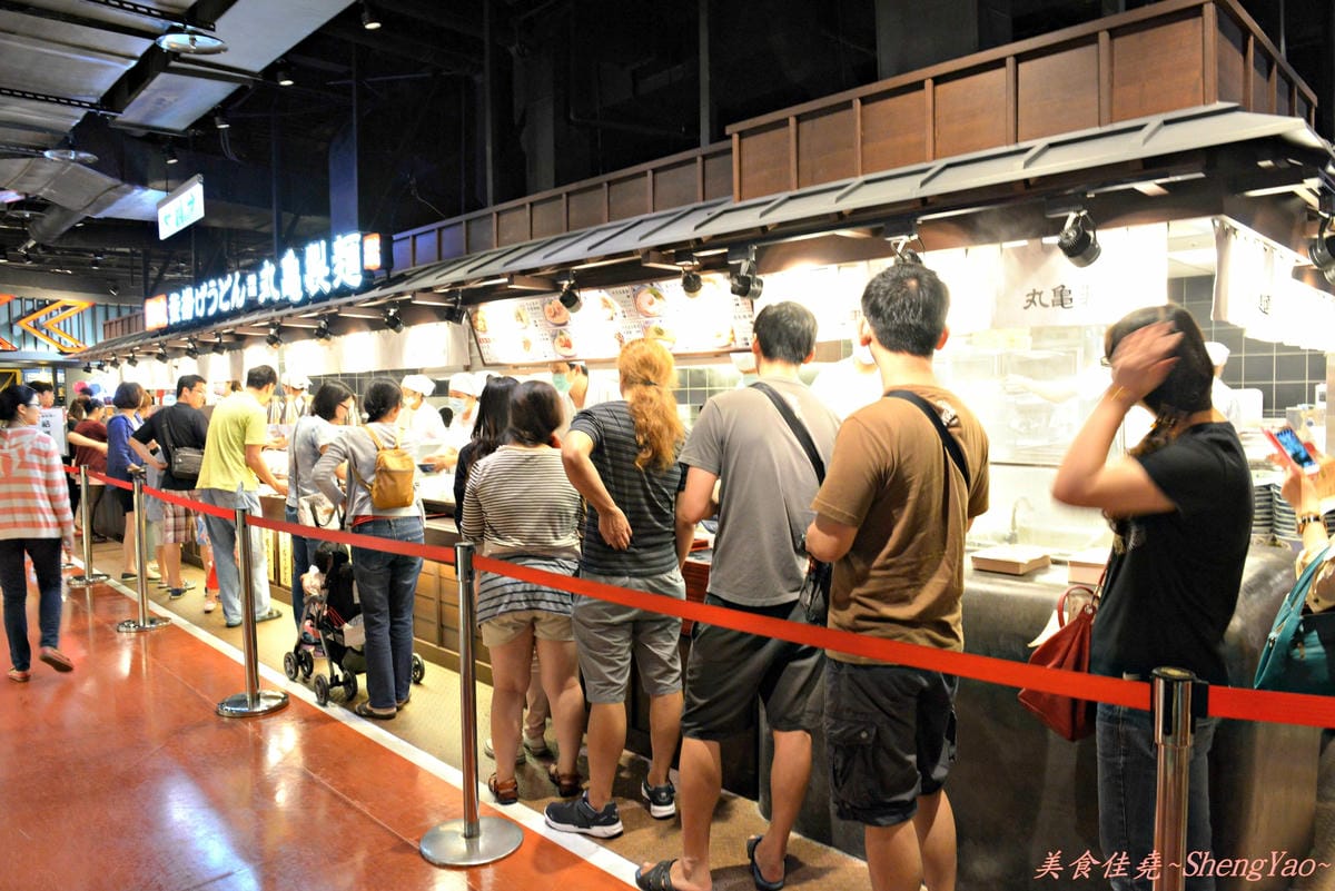 [台中西屯]丸龜製麵台中店 – 台中首間分店,丸龜製麵6號店正式開幕,我搶到黑雨傘啦