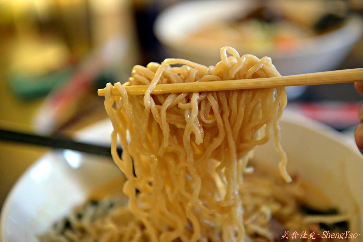 [台中龍井]味之初拉麵 – 東海商圈巷弄內的美味拉麵,台式拉麵好吃,內用三種飲料免費任你喝。