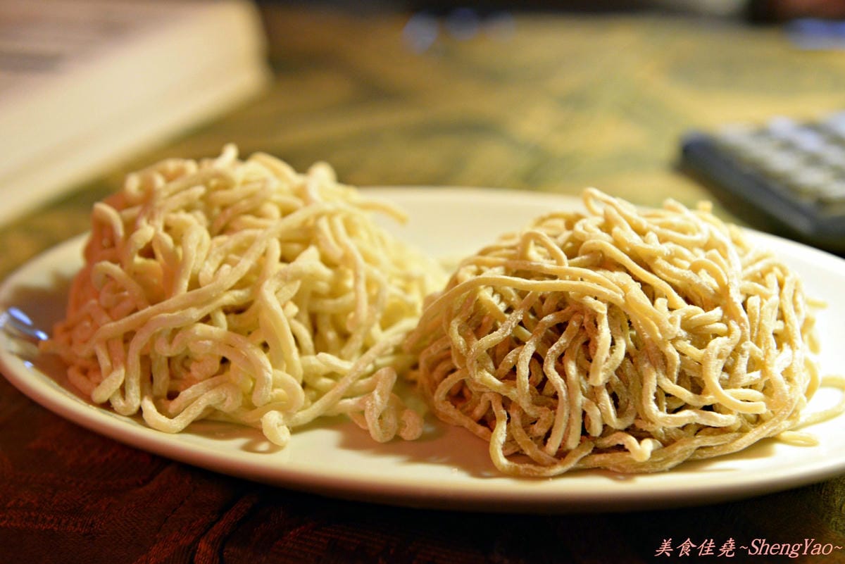 [台中龍井]味之初拉麵 – 東海商圈巷弄內的美味拉麵,台式拉麵好吃,內用三種飲料免費任你喝。