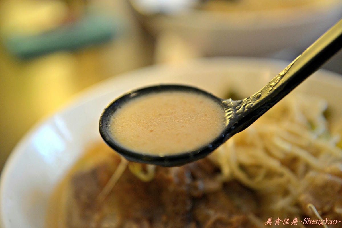 [台中龍井]味之初拉麵 – 東海商圈巷弄內的美味拉麵,台式拉麵好吃,內用三種飲料免費任你喝。