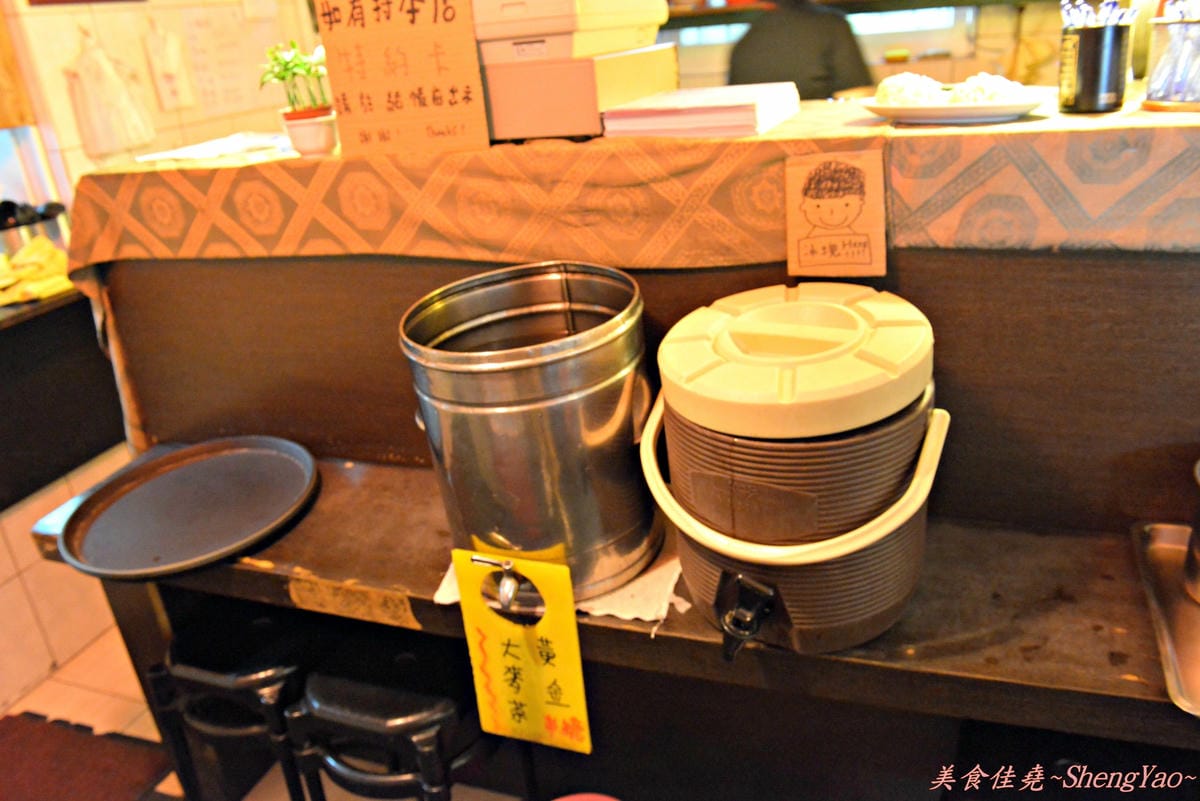 [台中龍井]味之初拉麵 – 東海商圈巷弄內的美味拉麵,台式拉麵好吃,內用三種飲料免費任你喝。