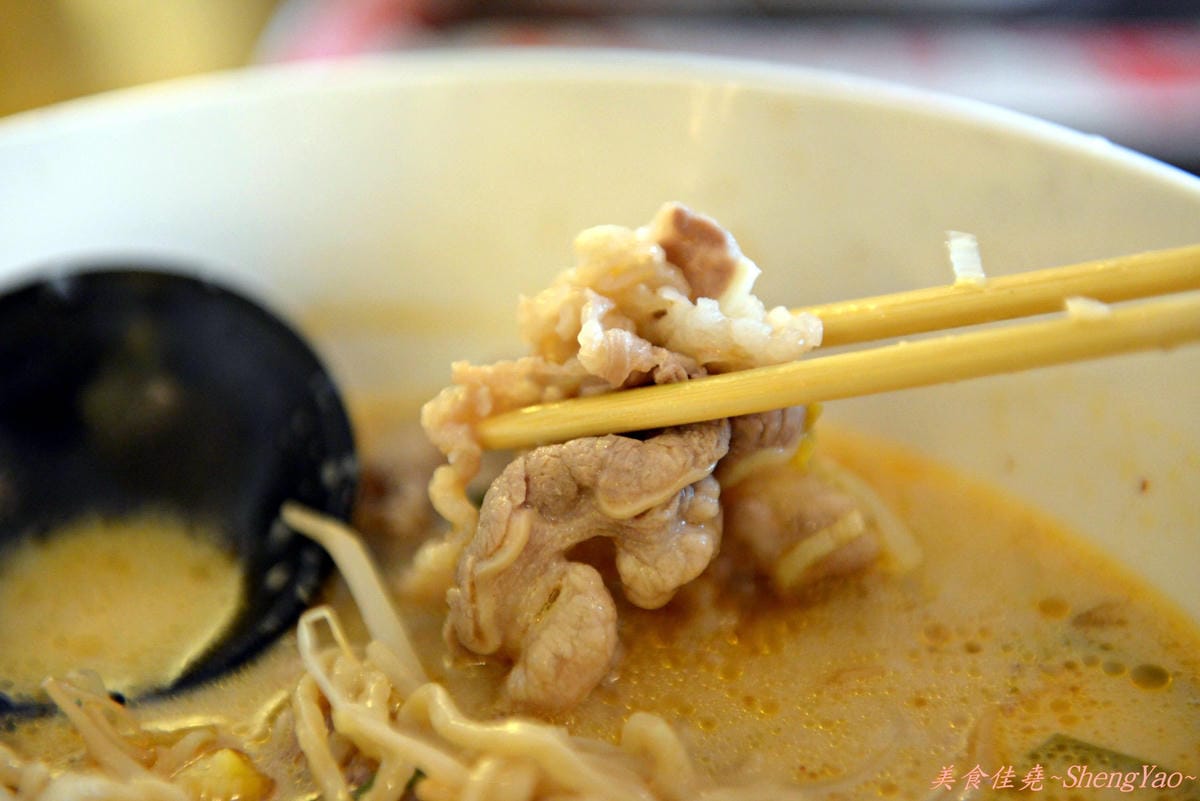 [台中龍井]味之初拉麵 – 東海商圈巷弄內的美味拉麵,台式拉麵好吃,內用三種飲料免費任你喝。