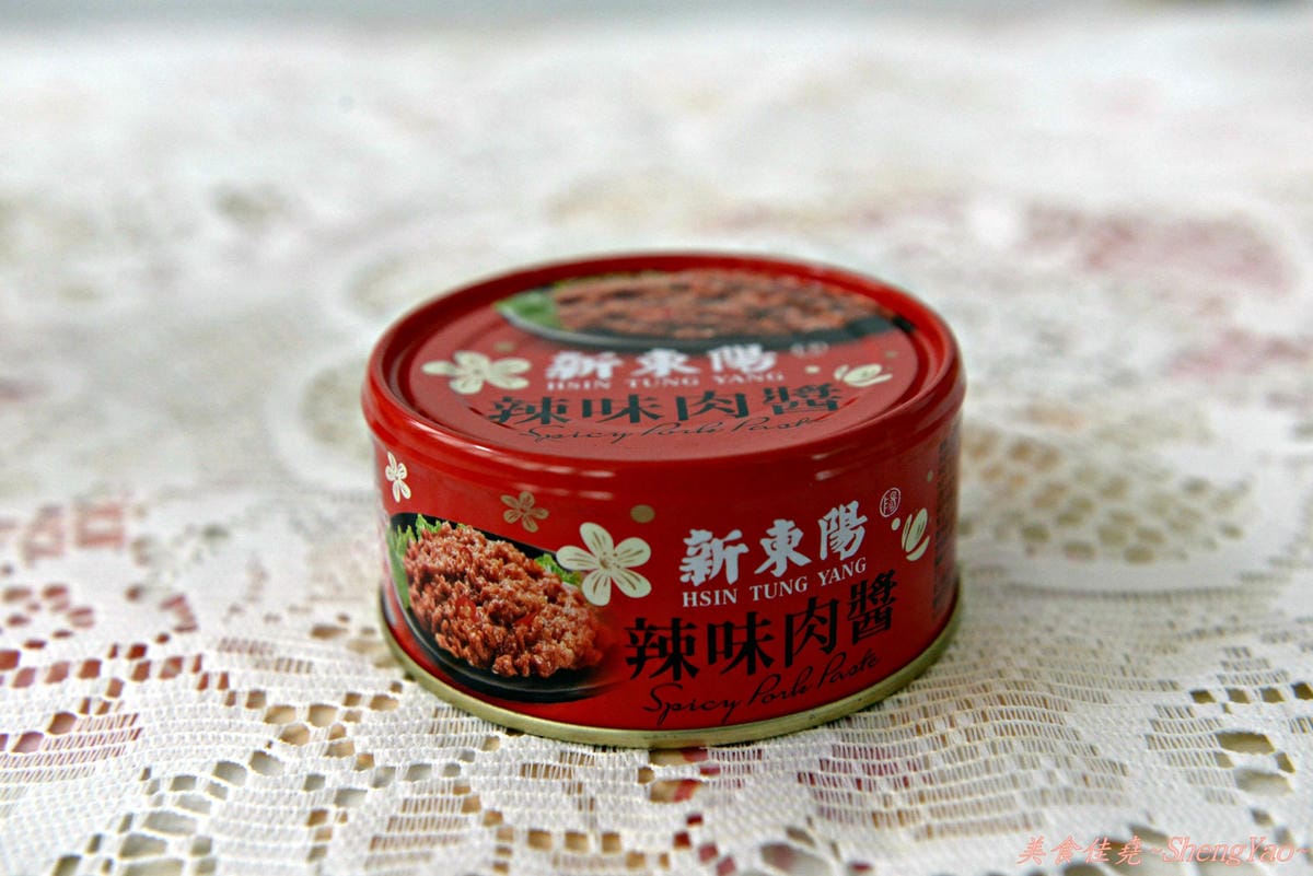 [創異料理]原來這樣也能吃(1) – 布丁泡麵加強版布丁鮪魚辣味肉醬雞汁排骨湯麵。