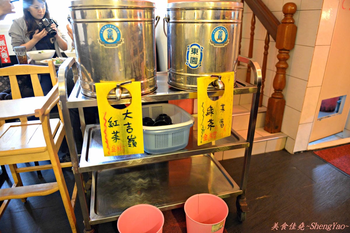 [台中龍井]味之初拉麵 – 東海商圈巷弄內的美味拉麵,台式拉麵好吃,內用三種飲料免費任你喝。