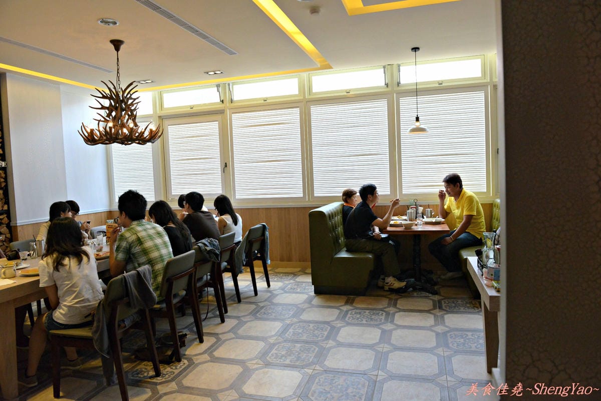 [台中南屯]Second Floor Cafe台中公益店 – 台北重量級早午餐來台中開店囉,東西好吃、份量足、環境舒適,用餐讓你有溫馨如家的感覺