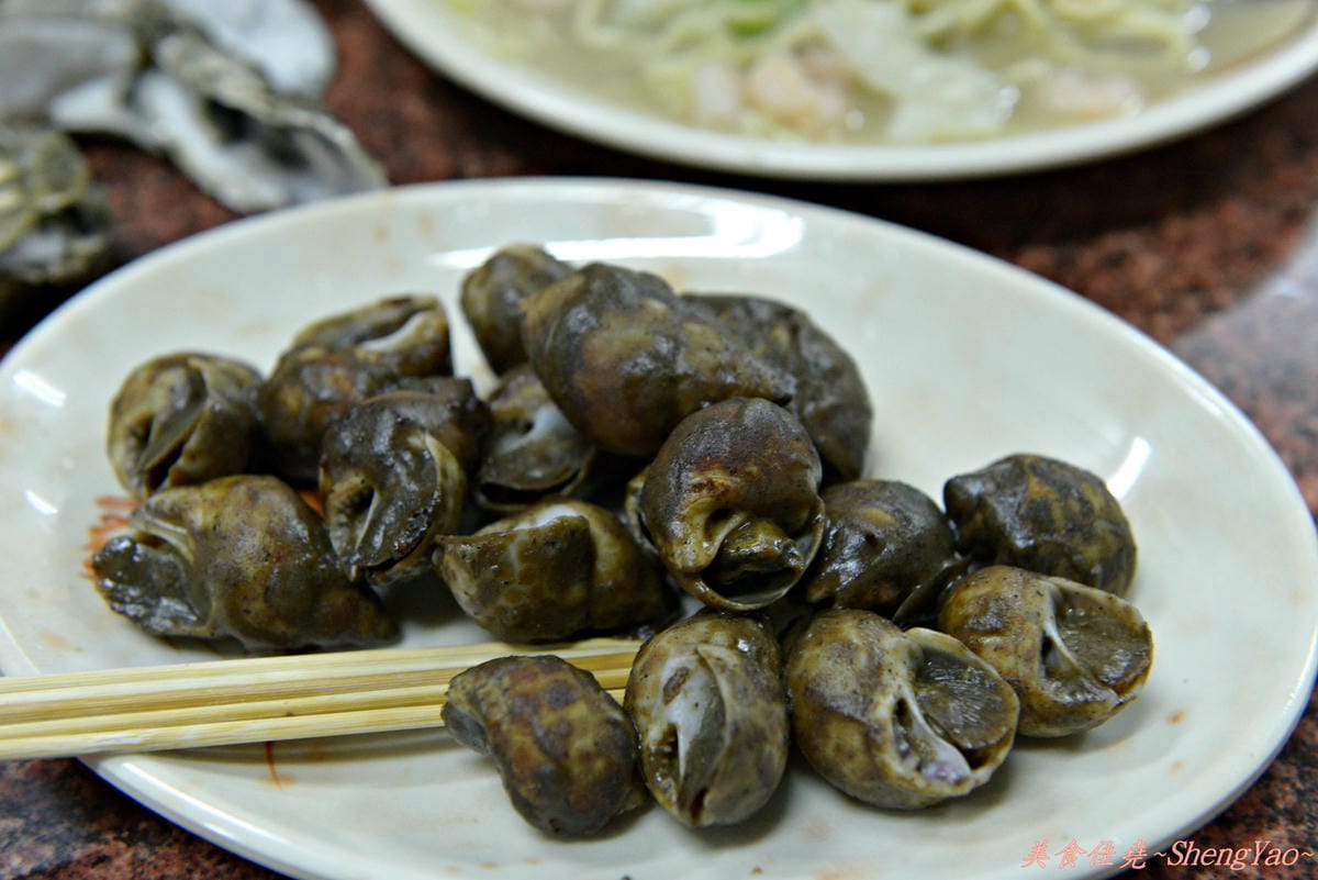 [台中西屯]青蚵嫂 布袋烤鮮蚵 – 現烤鮮蚵吃到飽(一人3斤為限)。