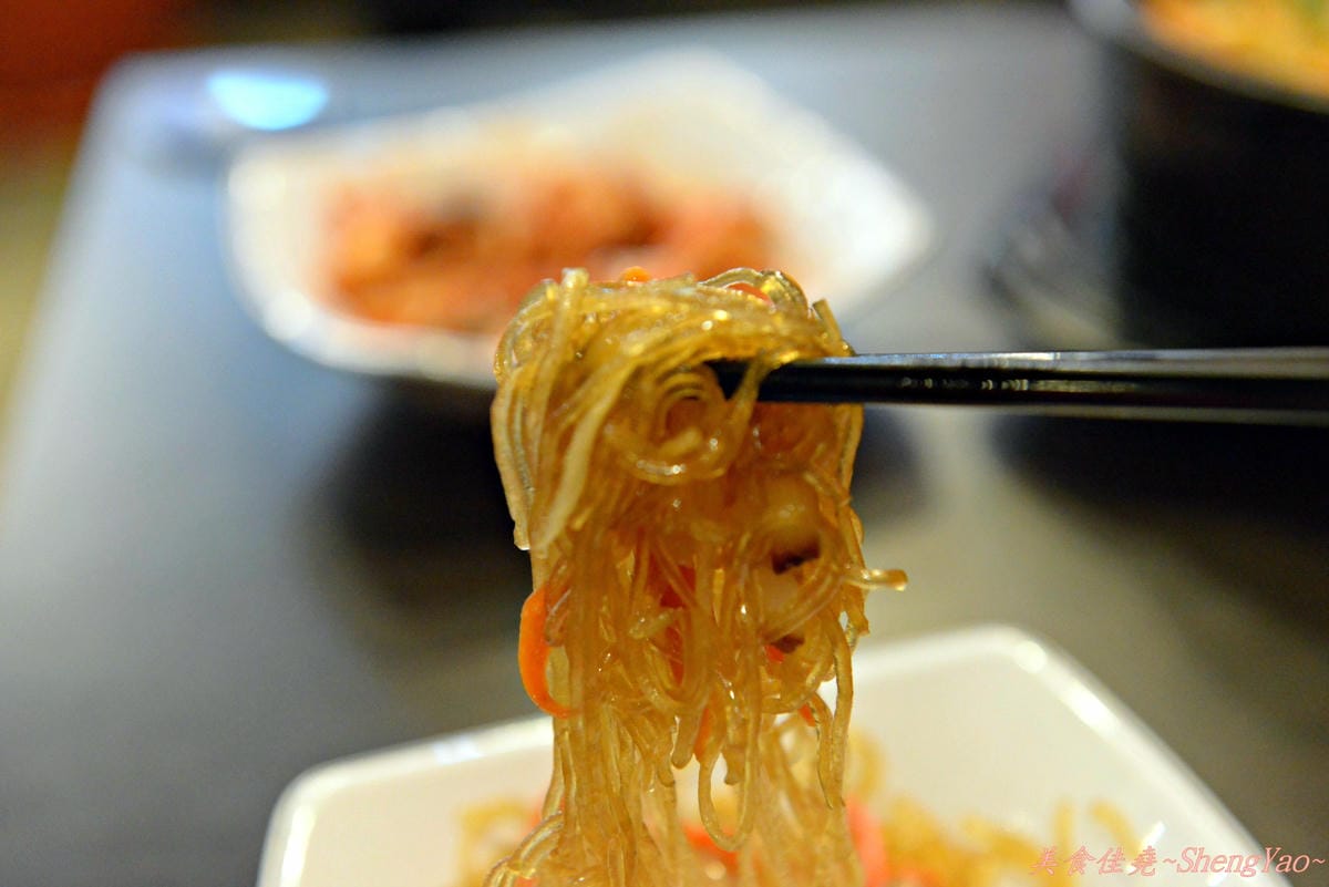 [台中龍井]大紅袍韓式美食館 – 東海商圈終於也有好吃的韓式料理了,讓人一吃就停不了口的韓國冬粉 !!(已歇業)