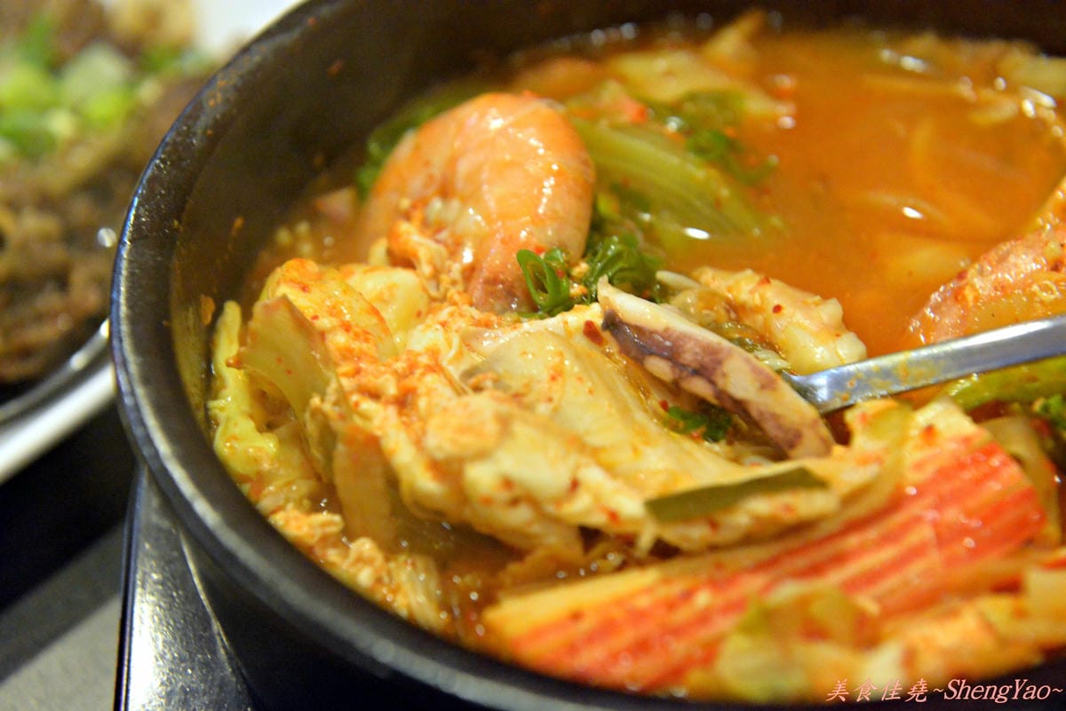 [台中龍井]大紅袍韓式美食館 – 東海商圈終於也有好吃的韓式料理了,讓人一吃就停不了口的韓國冬粉 !!(已歇業)