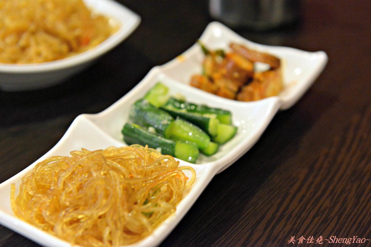 [台中龍井]大紅袍韓式美食館 – 東海商圈終於也有好吃的韓式料理了,讓人一吃就停不了口的韓國冬粉 !!(已歇業)