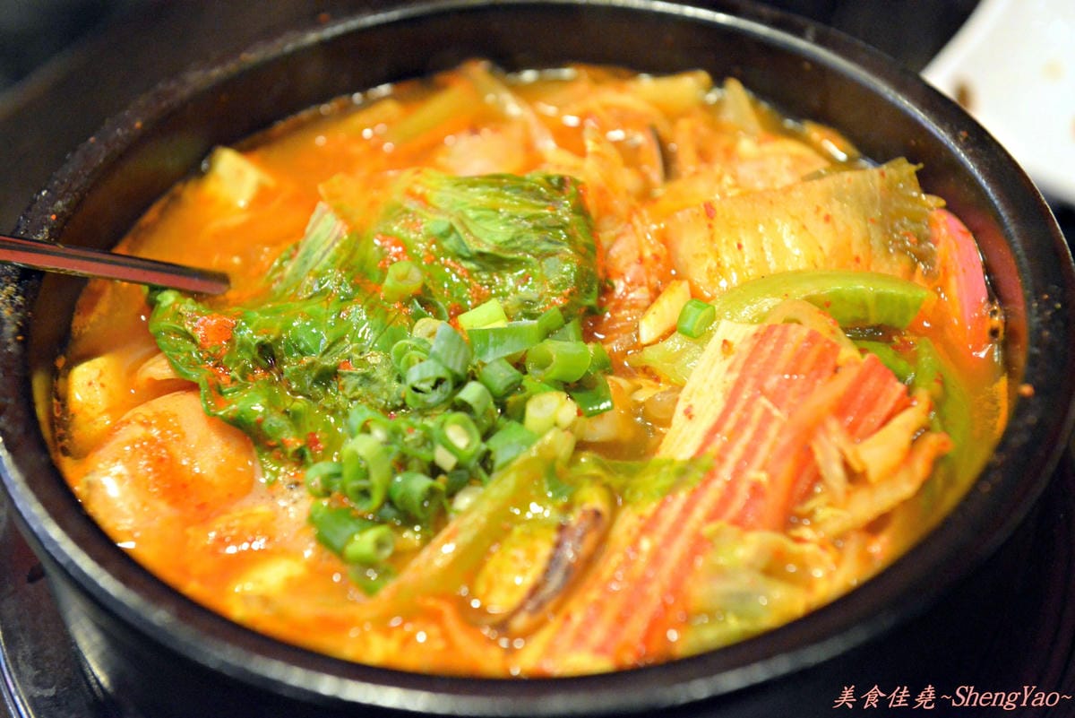 [台中龍井]大紅袍韓式美食館 – 東海商圈終於也有好吃的韓式料理了,讓人一吃就停不了口的韓國冬粉 !!(已歇業)