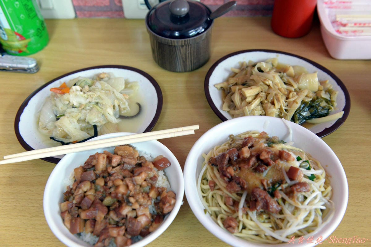 [台中沙鹿](福)味真香 – 大清早就能吃到好吃的魯肉飯,個人認為算是海線第二好吃的魯肉飯 !!