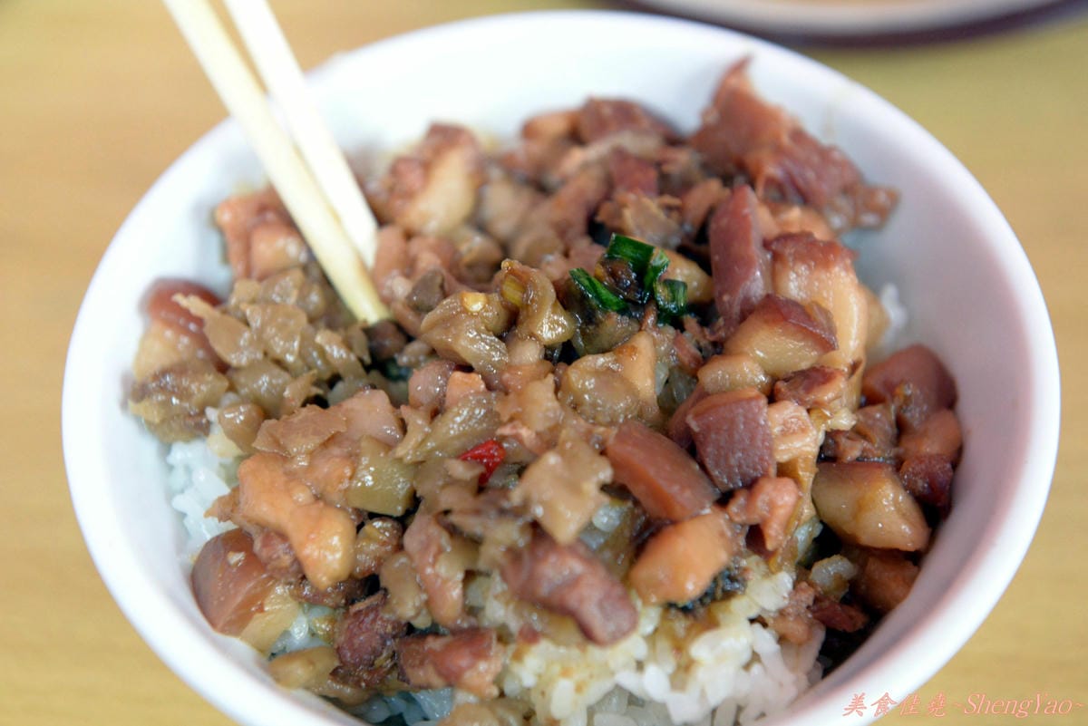 [台中沙鹿](福)味真香 – 大清早就能吃到好吃的魯肉飯,個人認為算是海線第二好吃的魯肉飯 !!
