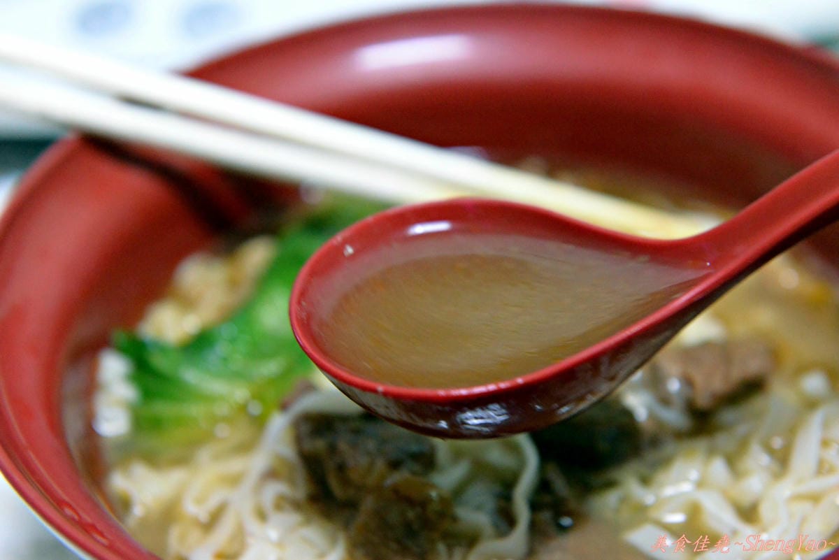 [網購美食]阿舍乾麵新口味 – 究濃系列”麻辣牛肉麵”、”麻油雞麵”。(文末送4組20包阿舍乾麵)
