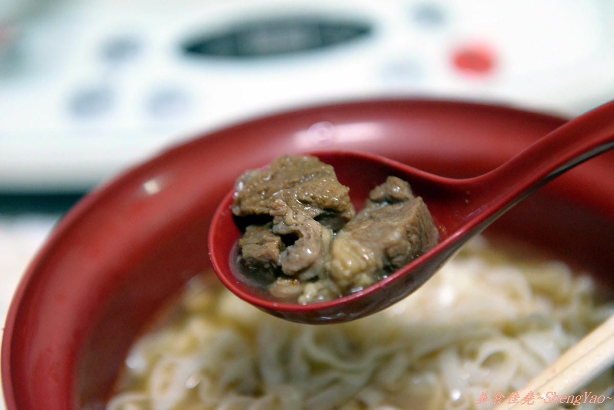 [網購美食]阿舍乾麵新口味 – 究濃系列”麻辣牛肉麵”、”麻油雞麵”。(文末送4組20包阿舍乾麵)