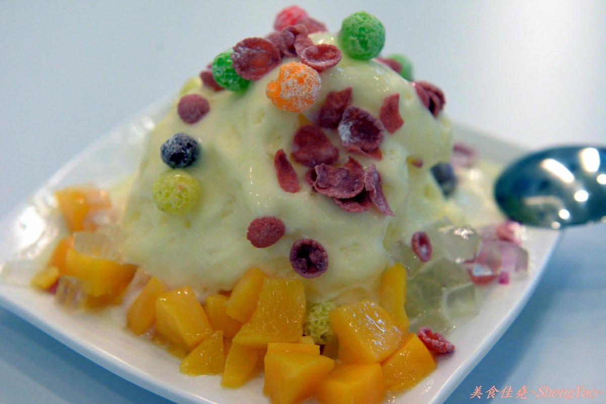 [台中沙鹿]彩紅雪Sweet RainBow 雪花冰甜品屋 沙鹿店 – 國際企業級連鎖冰店,冰品富創意口味選擇多,單價偏高。(已歇業)