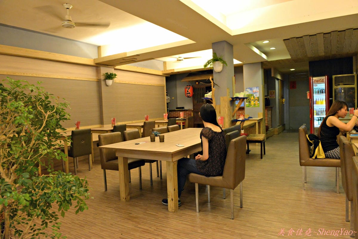 [台中]佐佐木拉麵 – 裝潢用心氣氛佳,服務和餐點很有問題。(已歇業)