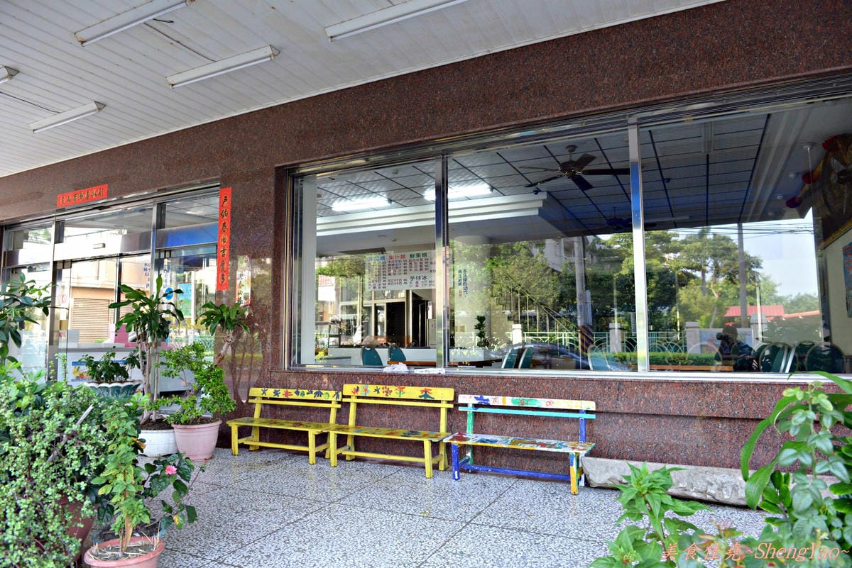 [台中梧棲]順興芋冰 – 台中港名產、梧棲必吃的50年老冰店,來自台南東山鄉的煙燻桂圓製成的酒釀桂圓冰淇淋、桂圓米糕枝仔冰超級好吃 !!