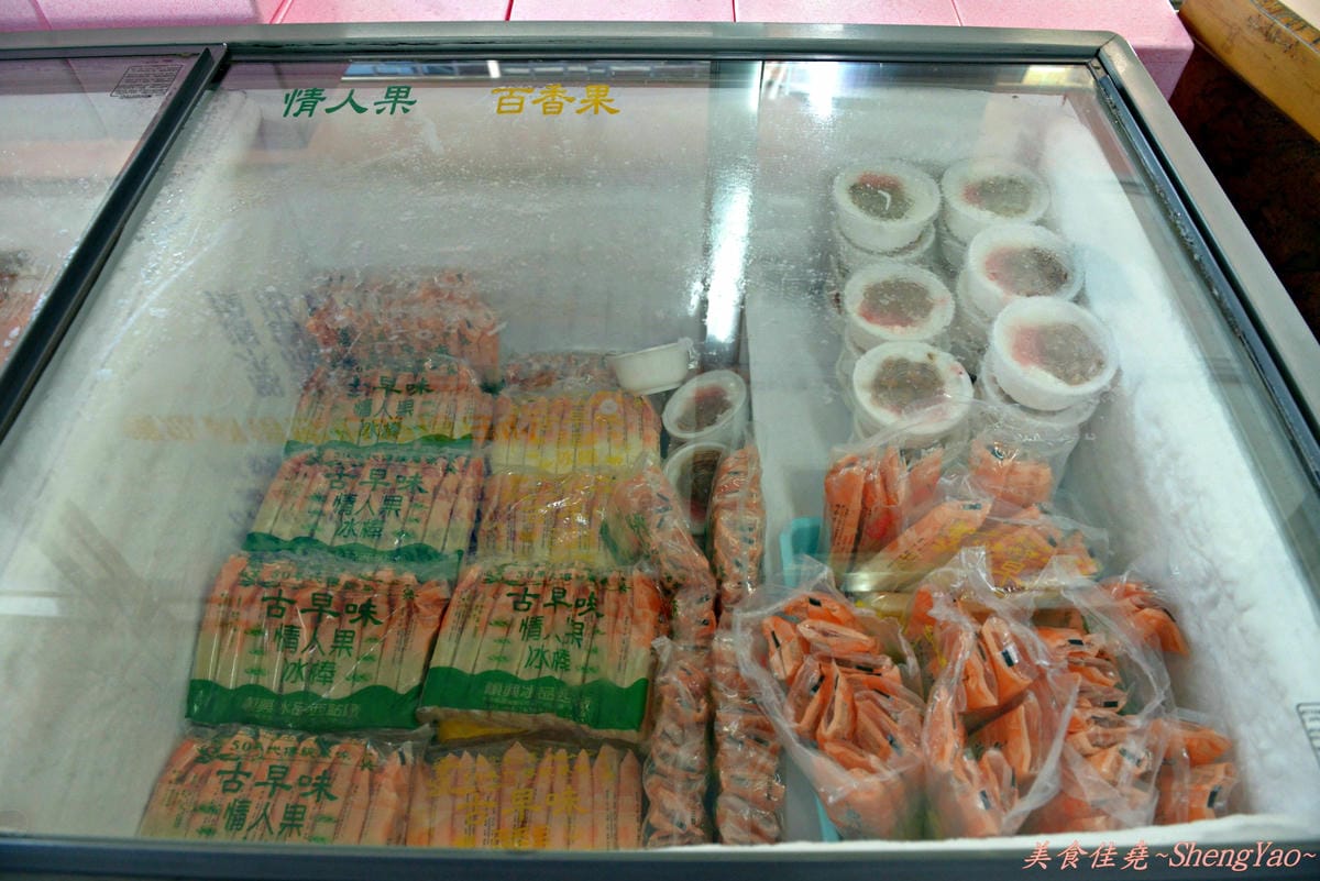 [台中梧棲]順興芋冰 – 台中港名產、梧棲必吃的50年老冰店,來自台南東山鄉的煙燻桂圓製成的酒釀桂圓冰淇淋、桂圓米糕枝仔冰超級好吃 !!