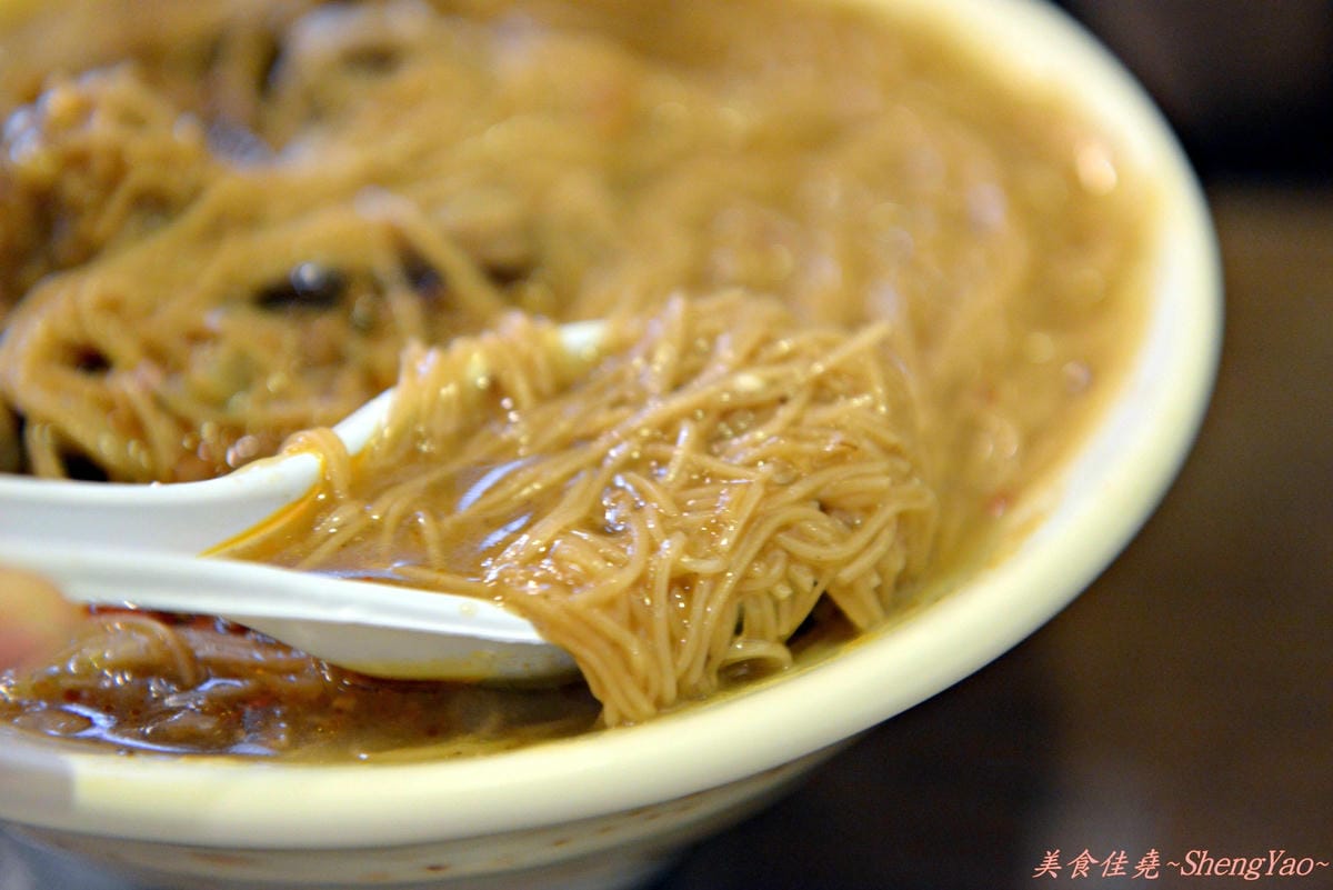 [台中南屯]三峽老街蚵仔麵線 – 來自三峽老街的20年老店美味,鮮肉丸子麵線特別又好吃 !!