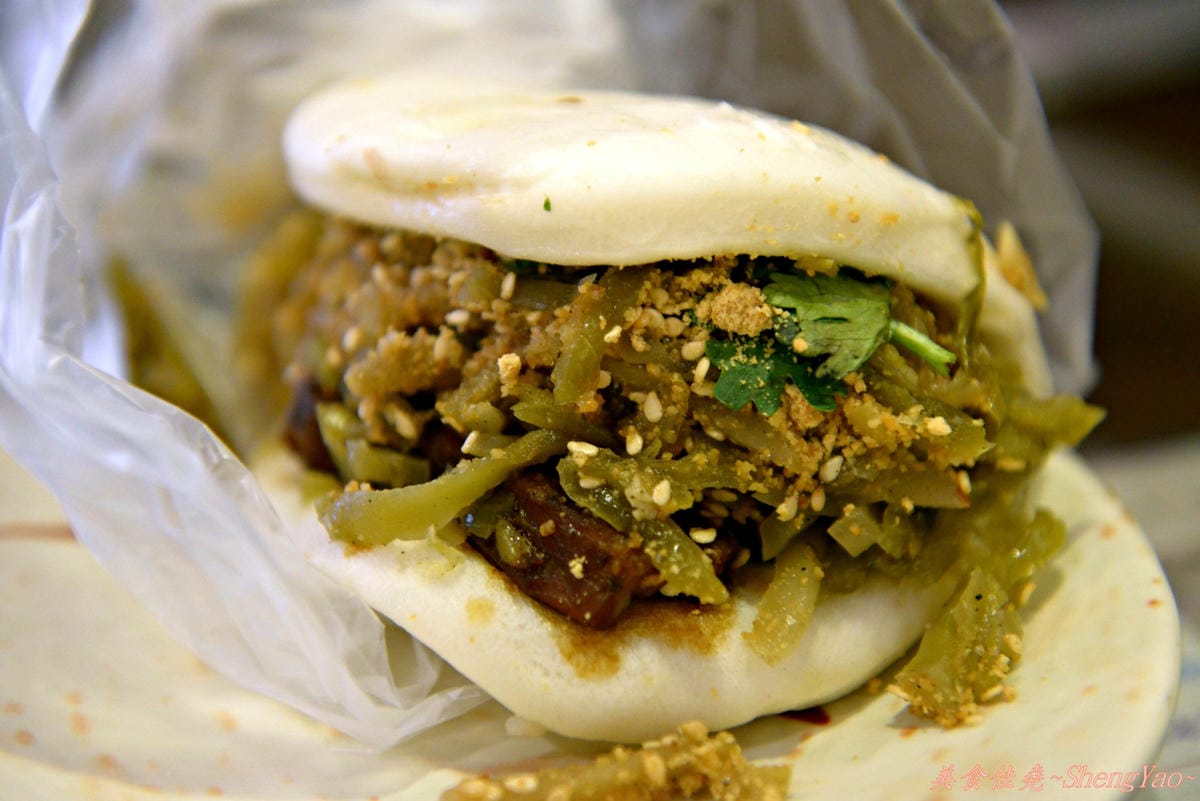 [台中南屯]三峽老街蚵仔麵線 – 來自三峽老街的20年老店美味,鮮肉丸子麵線特別又好吃 !!
