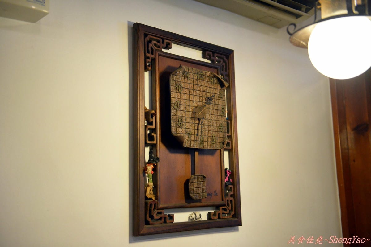 [台中南屯]三峽老街蚵仔麵線 – 來自三峽老街的20年老店美味,鮮肉丸子麵線特別又好吃 !!