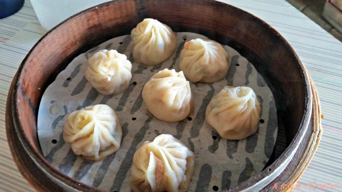 [台中梧棲]大智路小籠湯包魷魚羹 – 料多實在的魷魚羹,一碗才30元,兩小時左右就賣光的10幾年老味道。