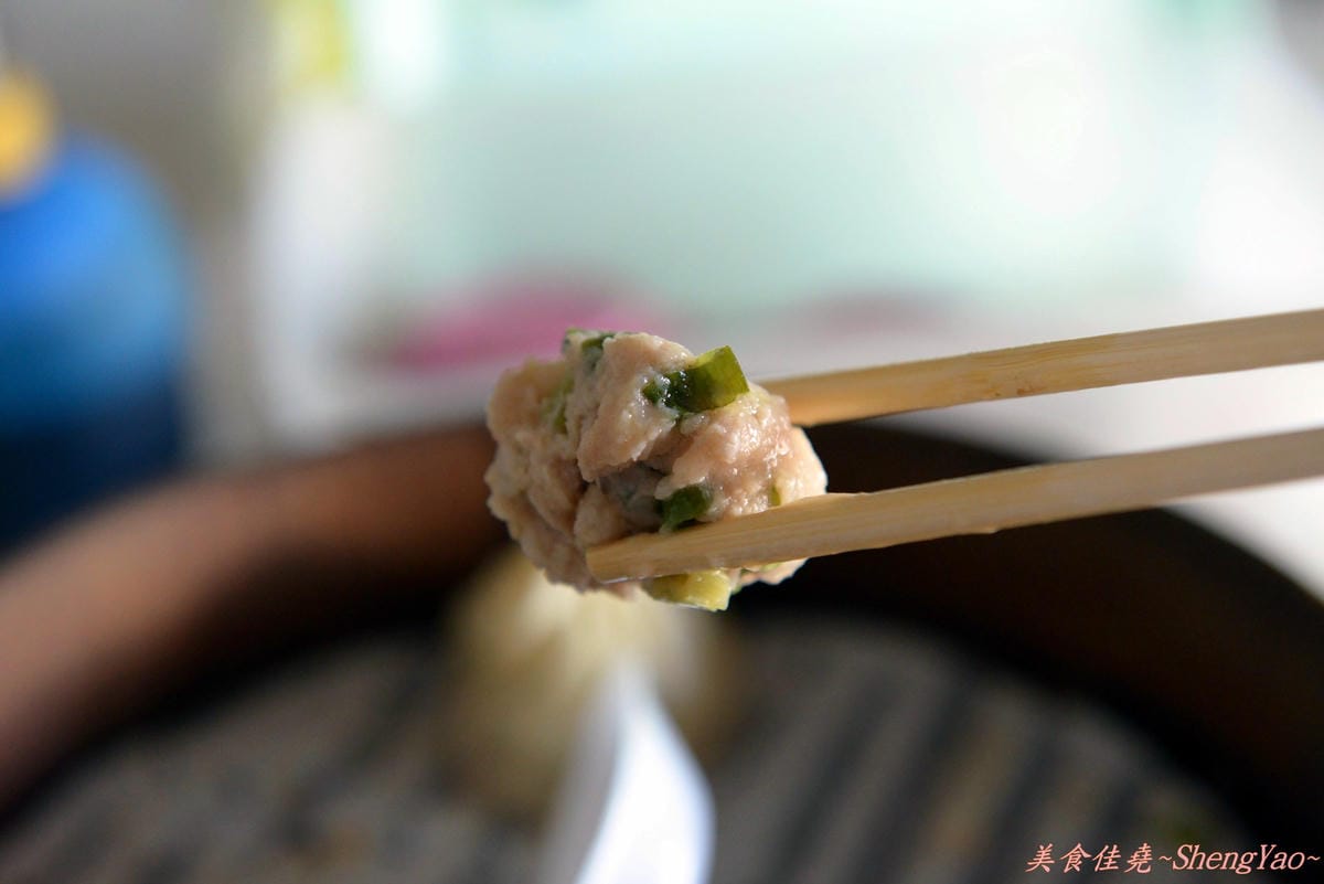 [台中梧棲]大智路小籠湯包魷魚羹 – 料多實在的魷魚羹,一碗才30元,兩小時左右就賣光的10幾年老味道。