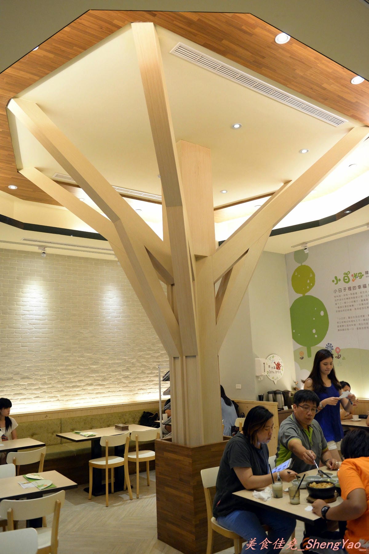 [台中南屯]小日籽韓食館 – 黃鶴洞的集團旗下另一品牌,小菜吃到飽、冰沙飲料喝到飽的特殊風格韓式料理店。