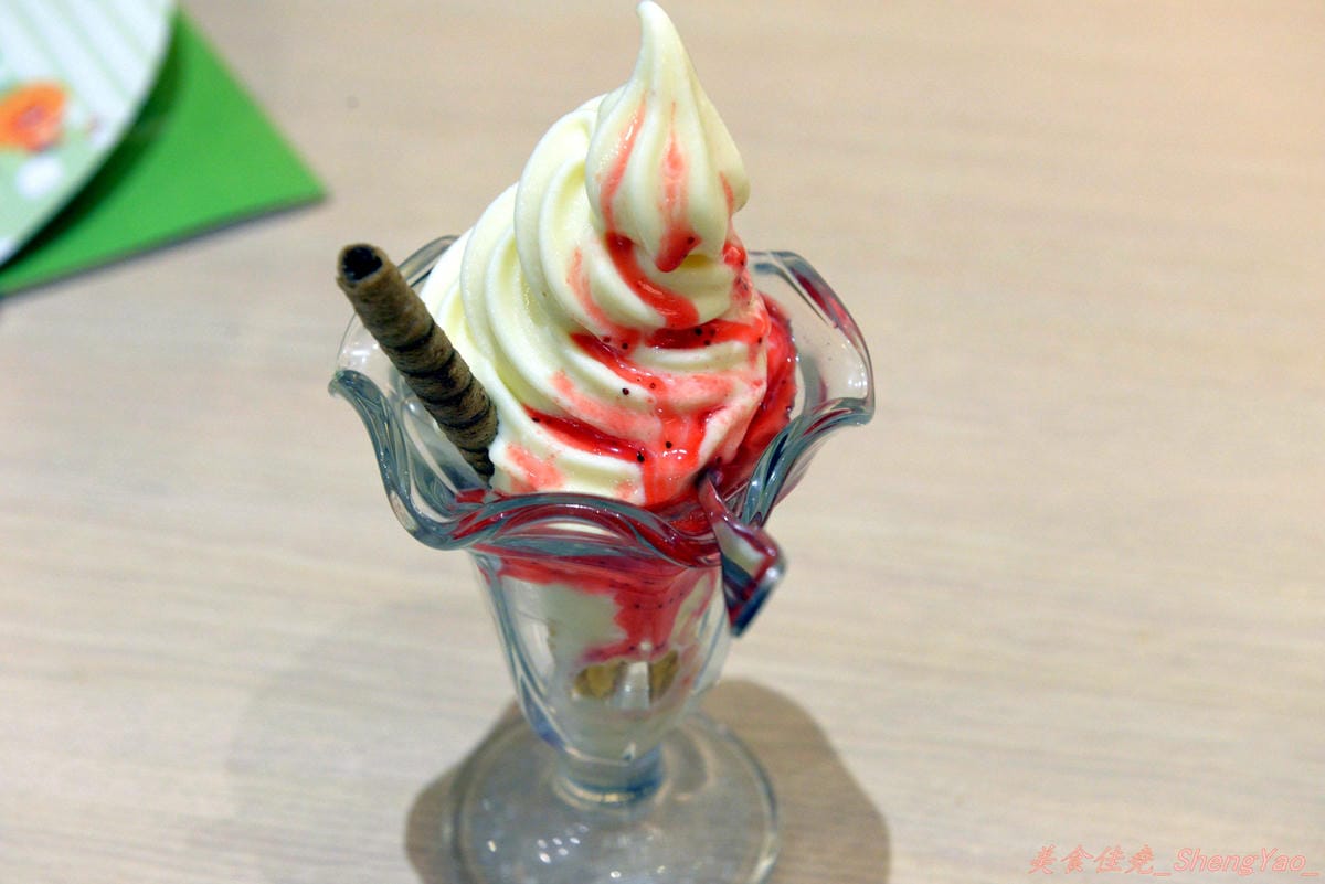 [台中南屯]小日籽韓食館 – 黃鶴洞的集團旗下另一品牌,小菜吃到飽、冰沙飲料喝到飽的特殊風格韓式料理店。