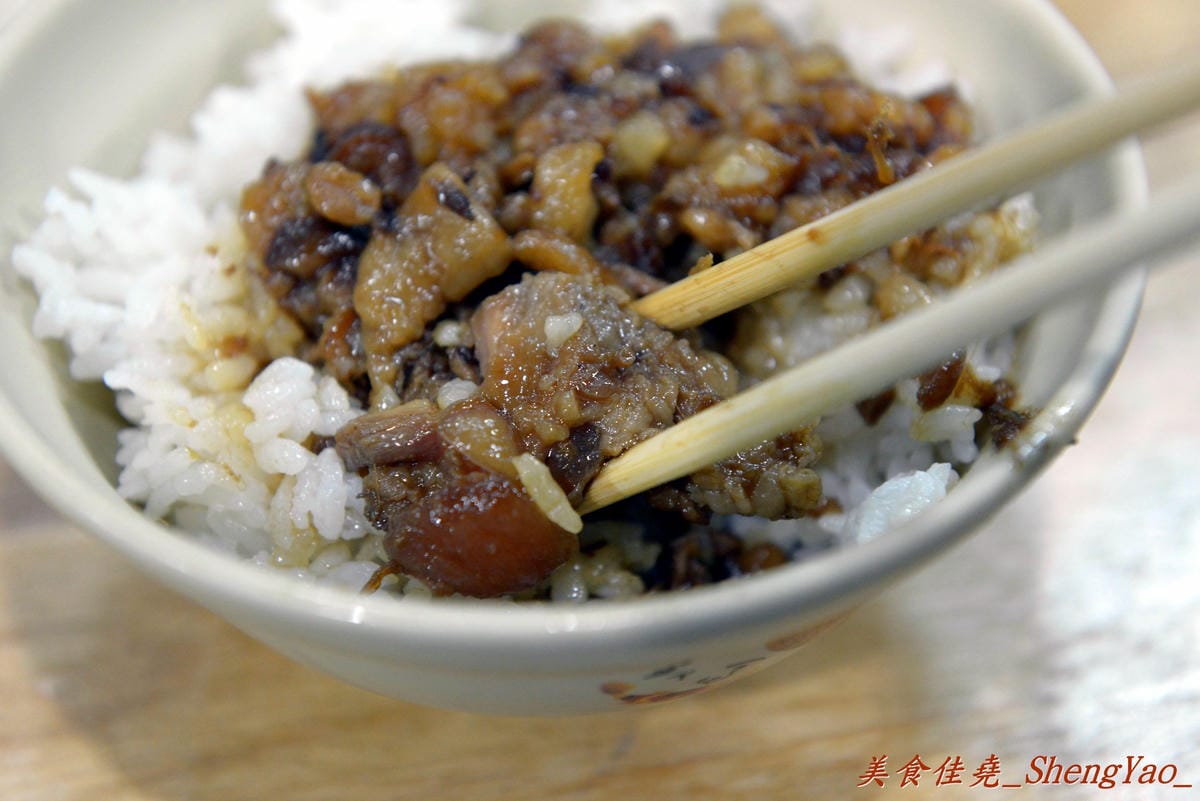[台中沙鹿]北港焢肉飯 – 沙鹿在地有名的焢肉飯,吃宵夜的好地方。(火災店內毀損已停業)