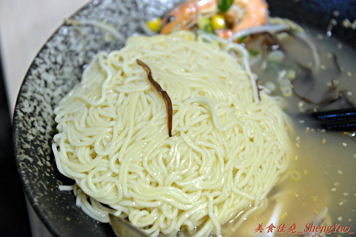 [沙鹿]越大日拉麵 – 只有點菜單很日式的日式拉麵,吃完有心痛的感覺…(已歇業)