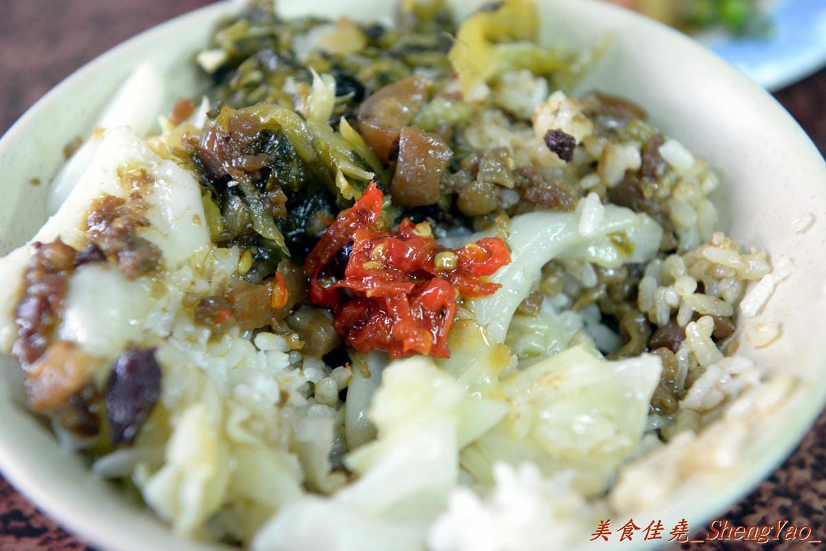 [台中大雅]阿婆店肉燥飯 – 大雅不少人推薦的好吃肉燥飯、腳庫飯、爌肉飯。